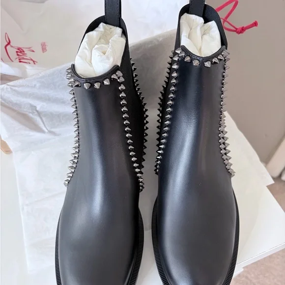 Christian Louboutin Elegant White and Red Intimates - Picture 3 of 7